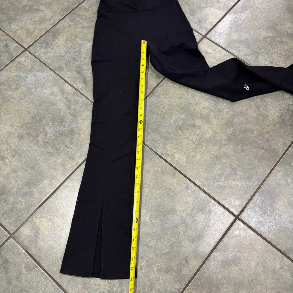 ALO YOGA Black High-Waist Flutter Legging XS Front Split Bootcut Outdoor Casual
